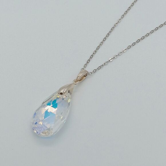 Platinum Plated Pendant Necklace Made with Swarovski Aurora Borealis Crystal - Picture 2 of 4